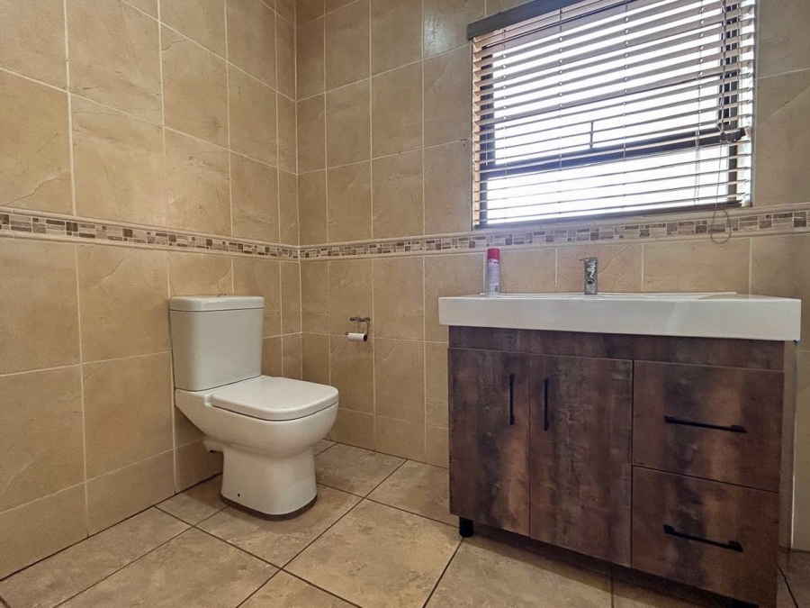 4 Bedroom Property for Sale in Grimbeeck Park North West